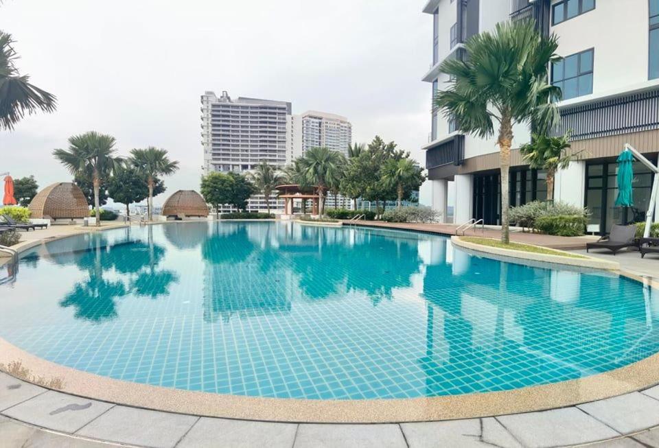 1519 Almas Suites Seaview Sunrise Netflix By Stay Нусаяя Екстер'єр фото